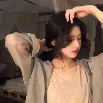 女孩舞步